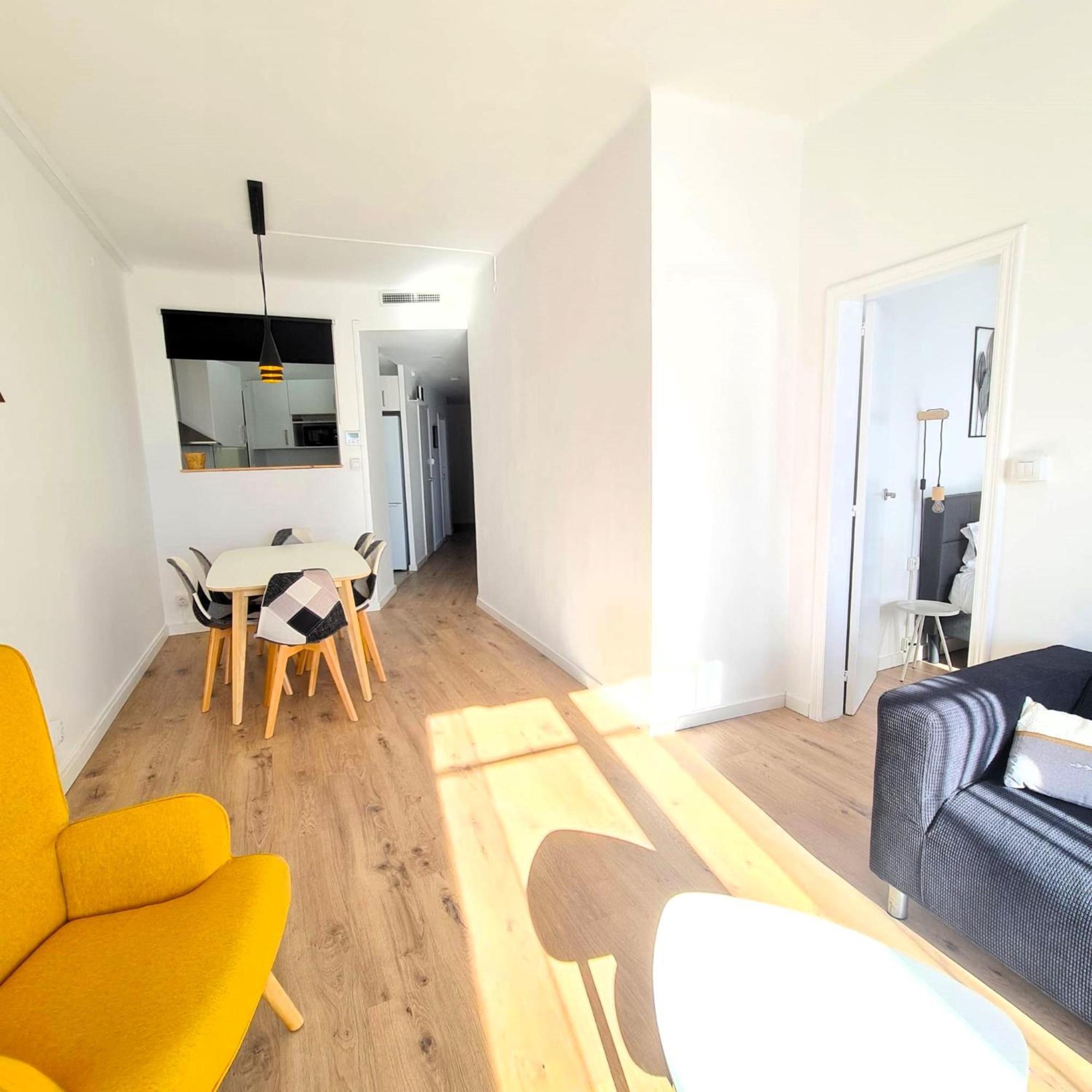 G74 Avenida Gaudi Nice 4 Bedrooms Apartment With Balcony With Views Of The Basilica Sagrada Familia — Foto’s 2