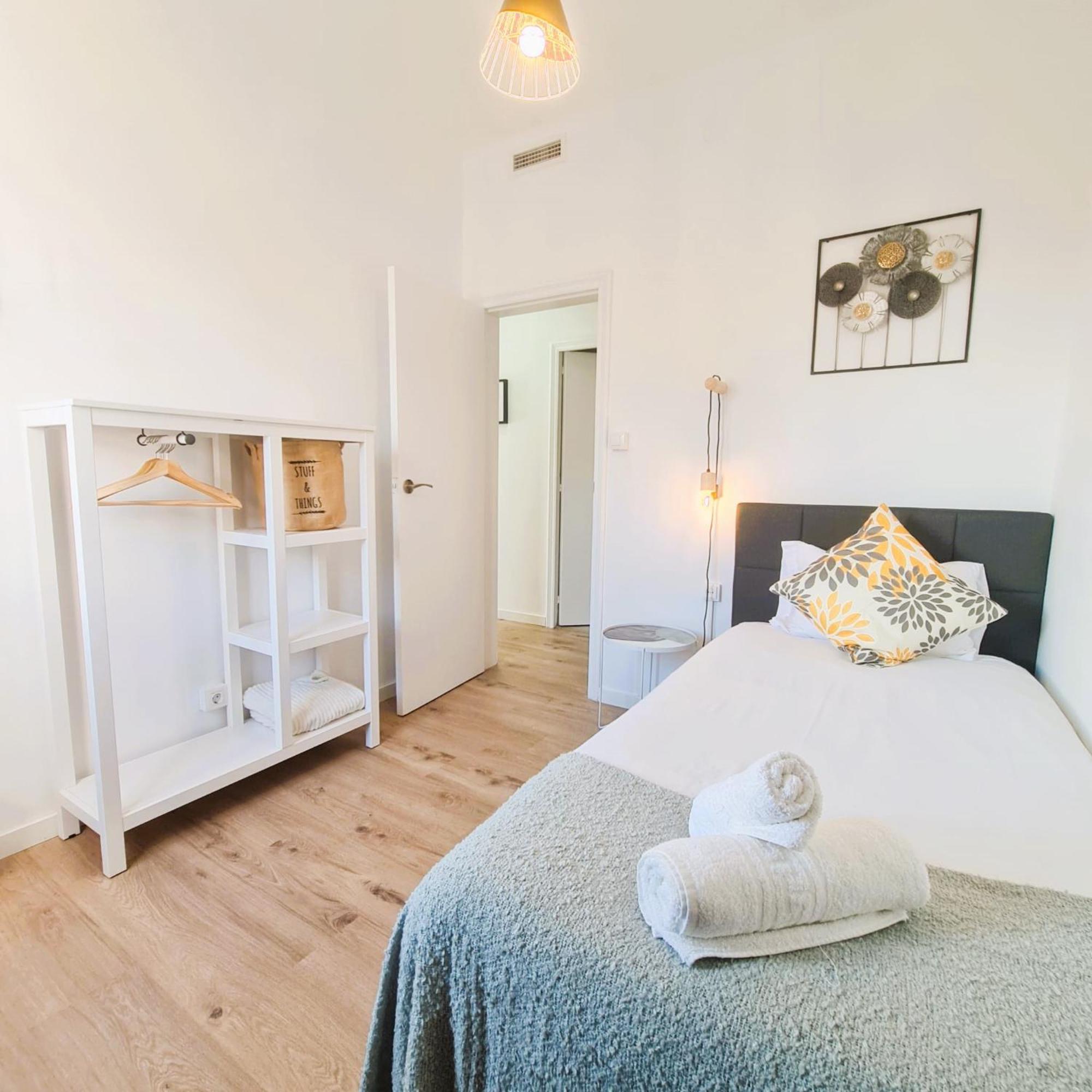 G74 Avenida Gaudi Nice 4 Bedrooms Apartment With Balcony With Views Of The Basilica Sagrada Familia — Foto’s 3